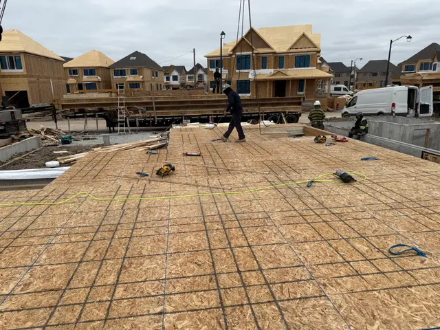 Milton — panel floor in place